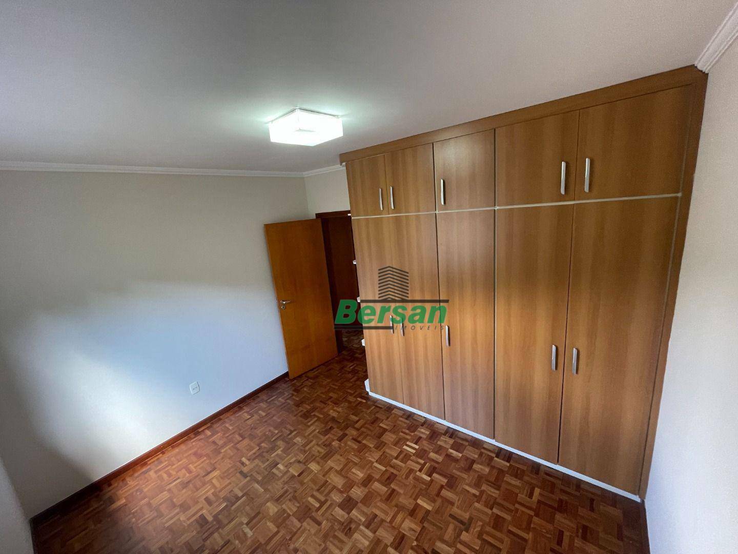 Casa de Condomínio à venda com 3 quartos, 232m² - Foto 8