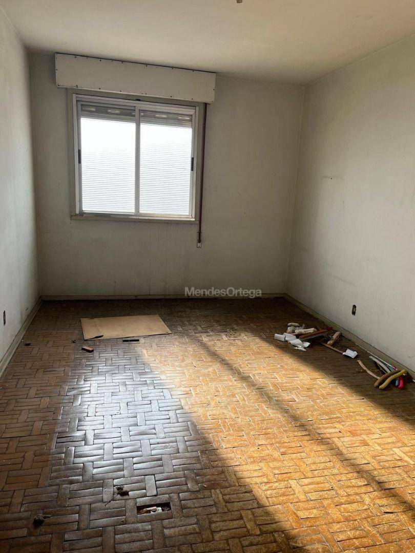 Apartamento à venda com 3 quartos, 140m² - Foto 6