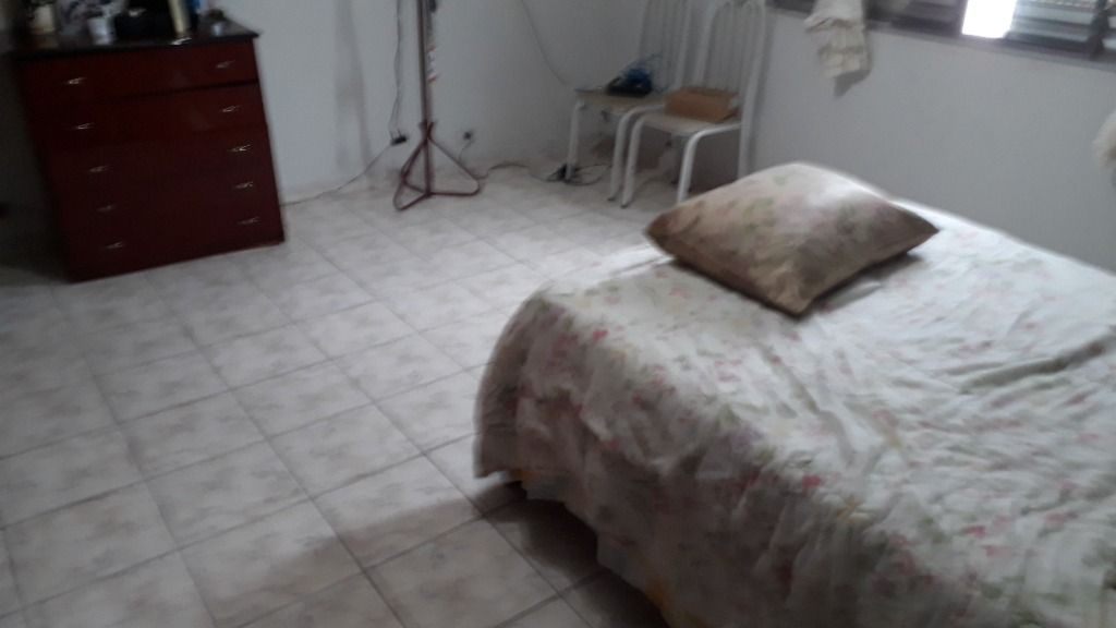 Casa à venda com 3 quartos, 200m² - Foto 2