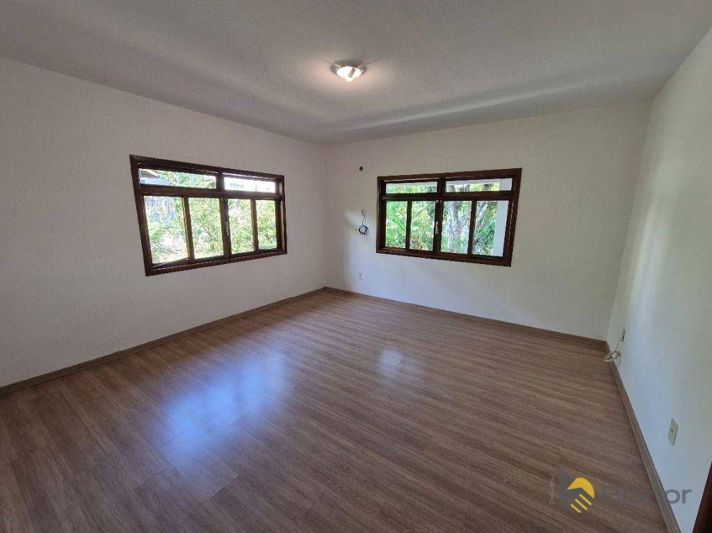 Casa para alugar com 3 quartos, 209m² - Foto 16