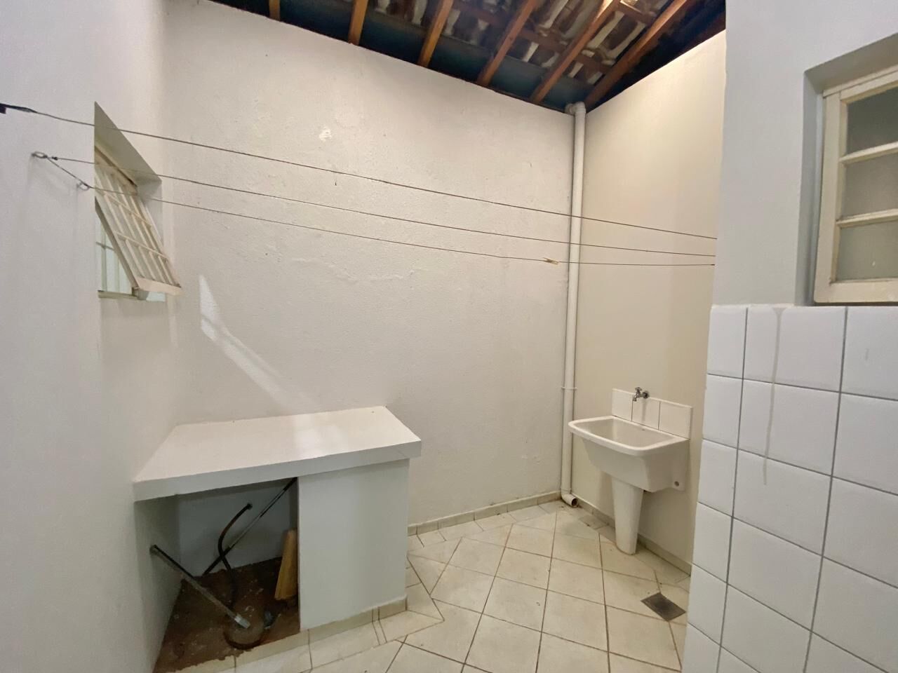 Casa para alugar com 3 quartos, 197m² - Foto 3