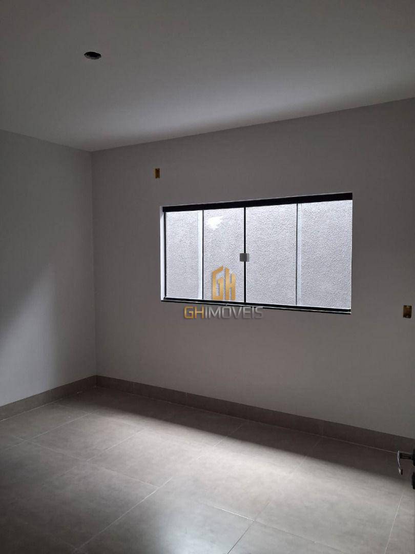 Casa à venda com 3 quartos, 100m² - Foto 2