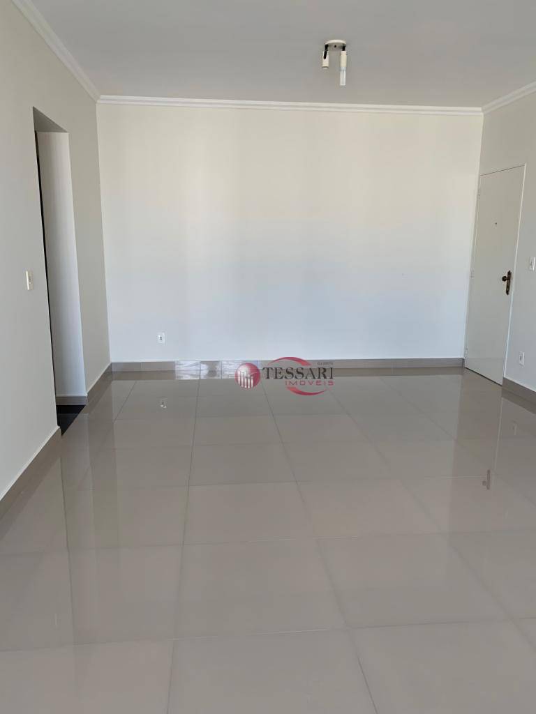 Apartamento à venda com 3 quartos, 128m² - Foto 2