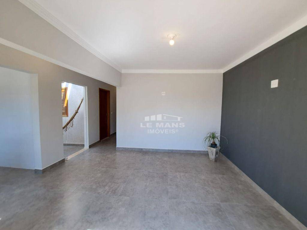 Casa à venda com 2 quartos, 75m² - Foto 4