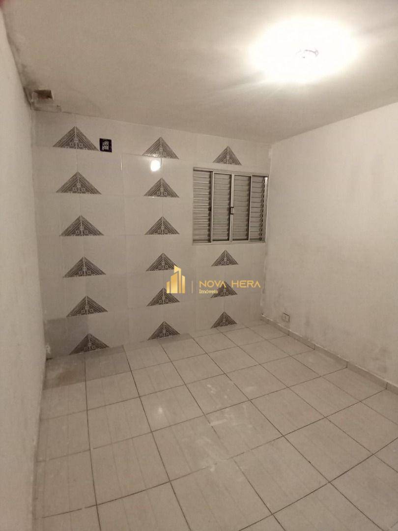 Casa para alugar com 2 quartos, 90m² - Foto 10