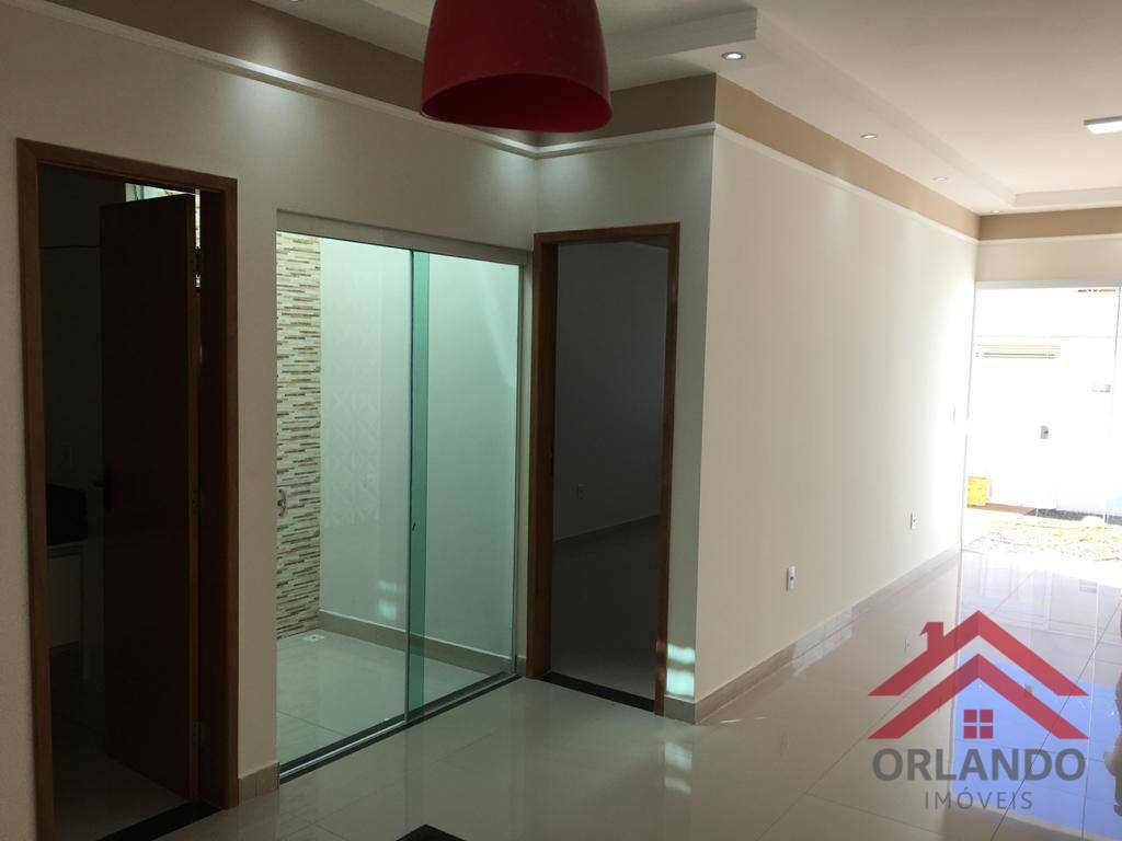 Casa à venda com 2 quartos, 70m² - Foto 2