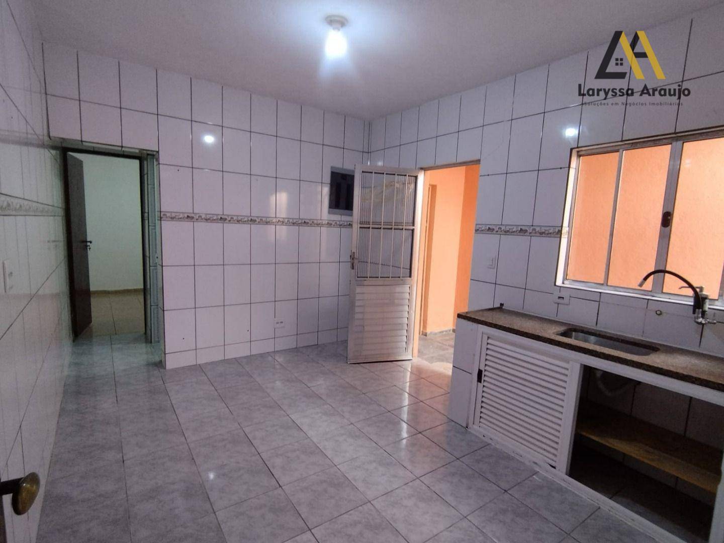 Casa à venda com 2 quartos, 60m² - Foto 13