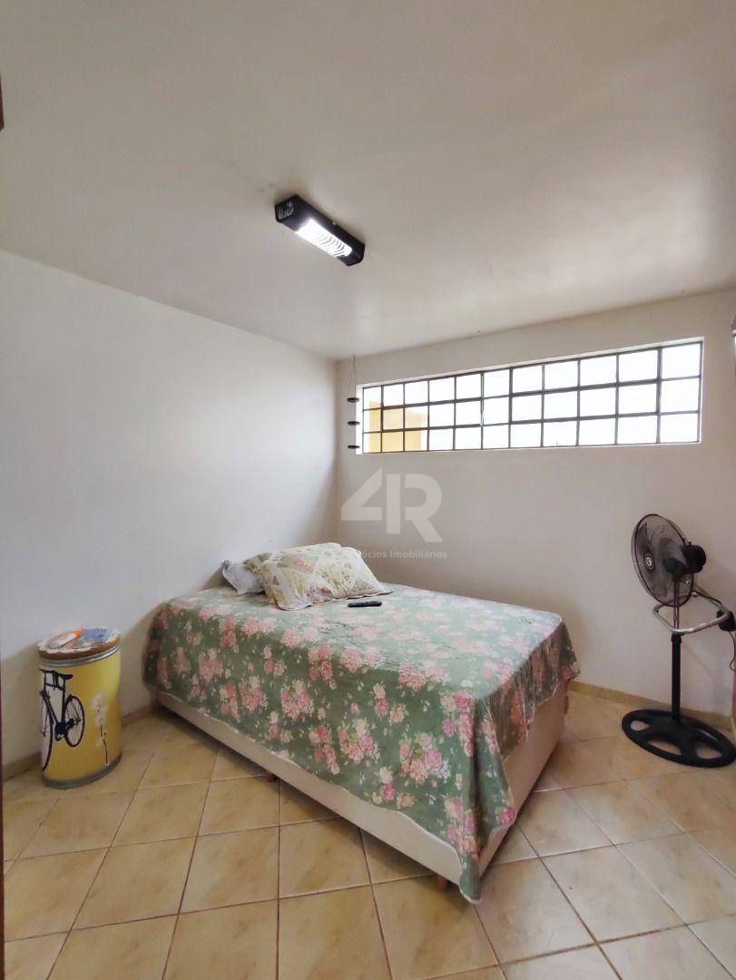 Sobrado à venda com 4 quartos, 300m² - Foto 14