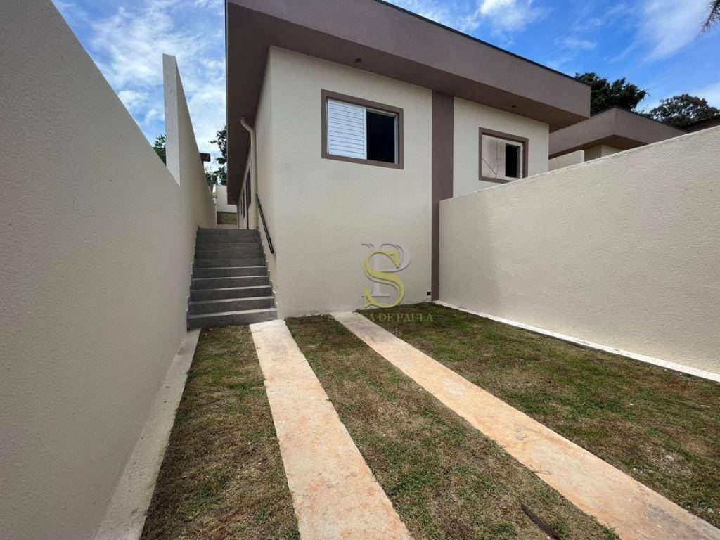 Casa à venda com 2 quartos, 51m² - Foto 2