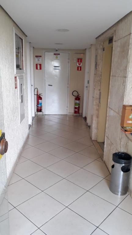 Apartamento à venda com 2 quartos, 64m² - Foto 34