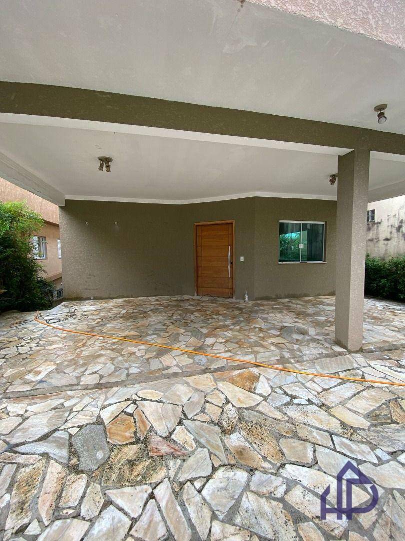 Casa para alugar com 3 quartos, 248m² - Foto 6