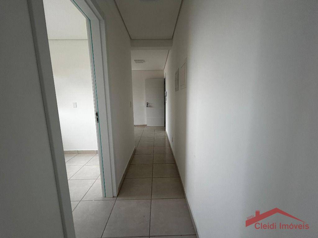 Apartamento para alugar com 2 quartos, 60m² - Foto 12