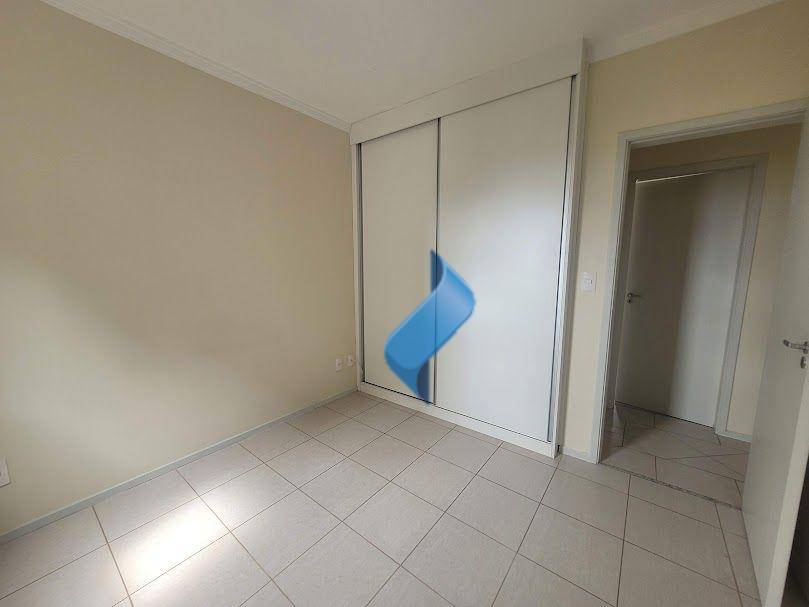 Apartamento para alugar com 2 quartos, 70m² - Foto 10