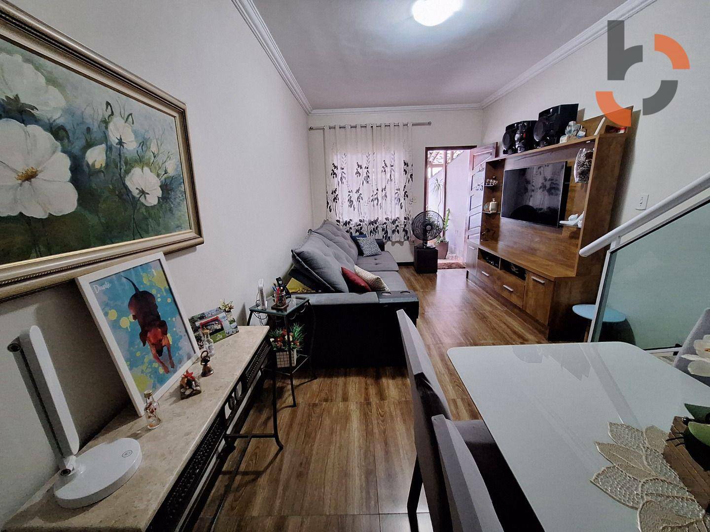 Casa à venda com 2 quartos, 69m² - Foto 4