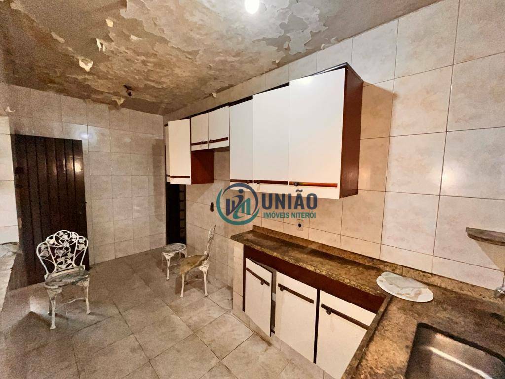 Casa à venda com 3 quartos, 150m² - Foto 11