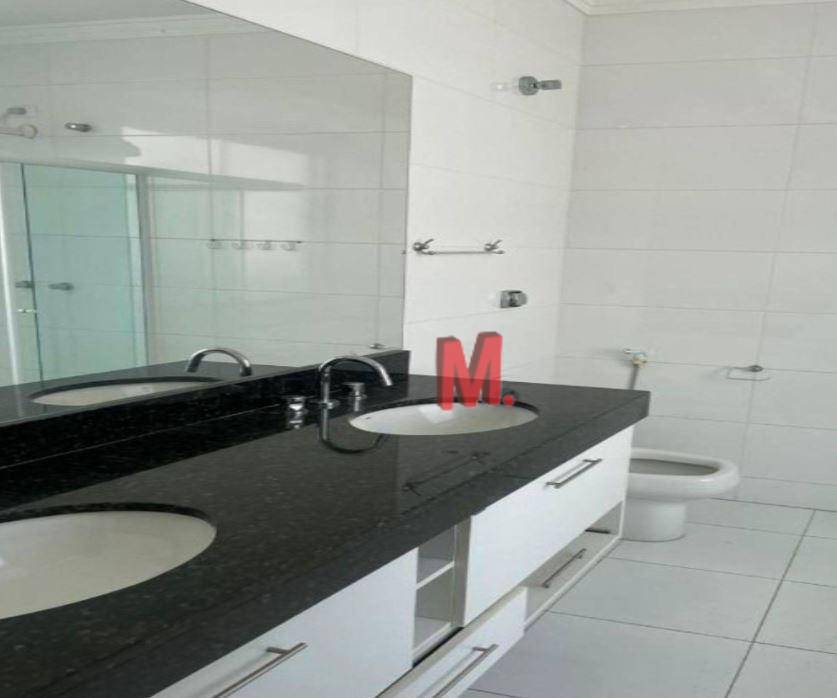 Casa de Condomínio para alugar com 3 quartos, 210m² - Foto 13