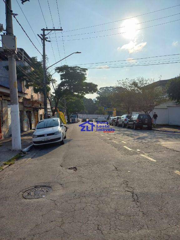 Sobrado à venda com 3 quartos, 220m² - Foto 33