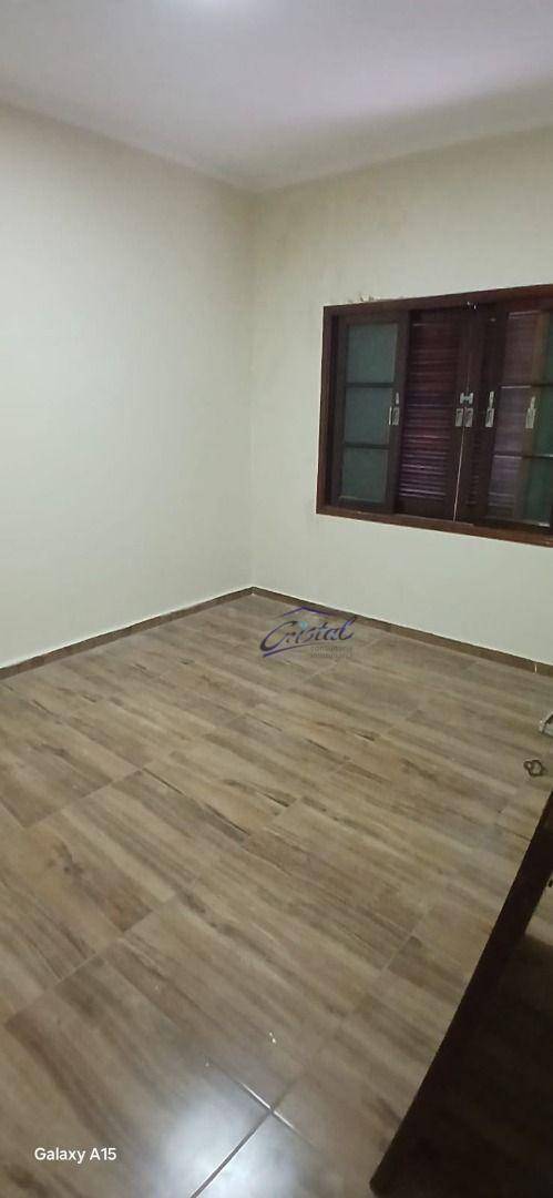 Casa para alugar com 4 quartos, 250m² - Foto 12