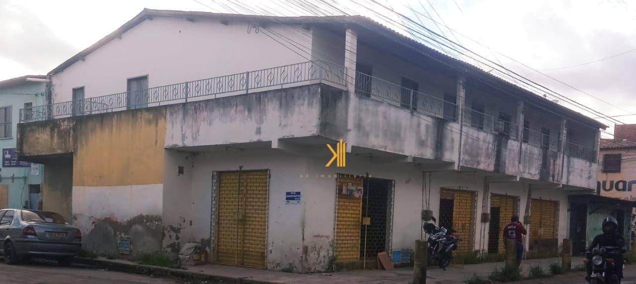 Sobrado à venda com 4 quartos, 221m² - Foto 1