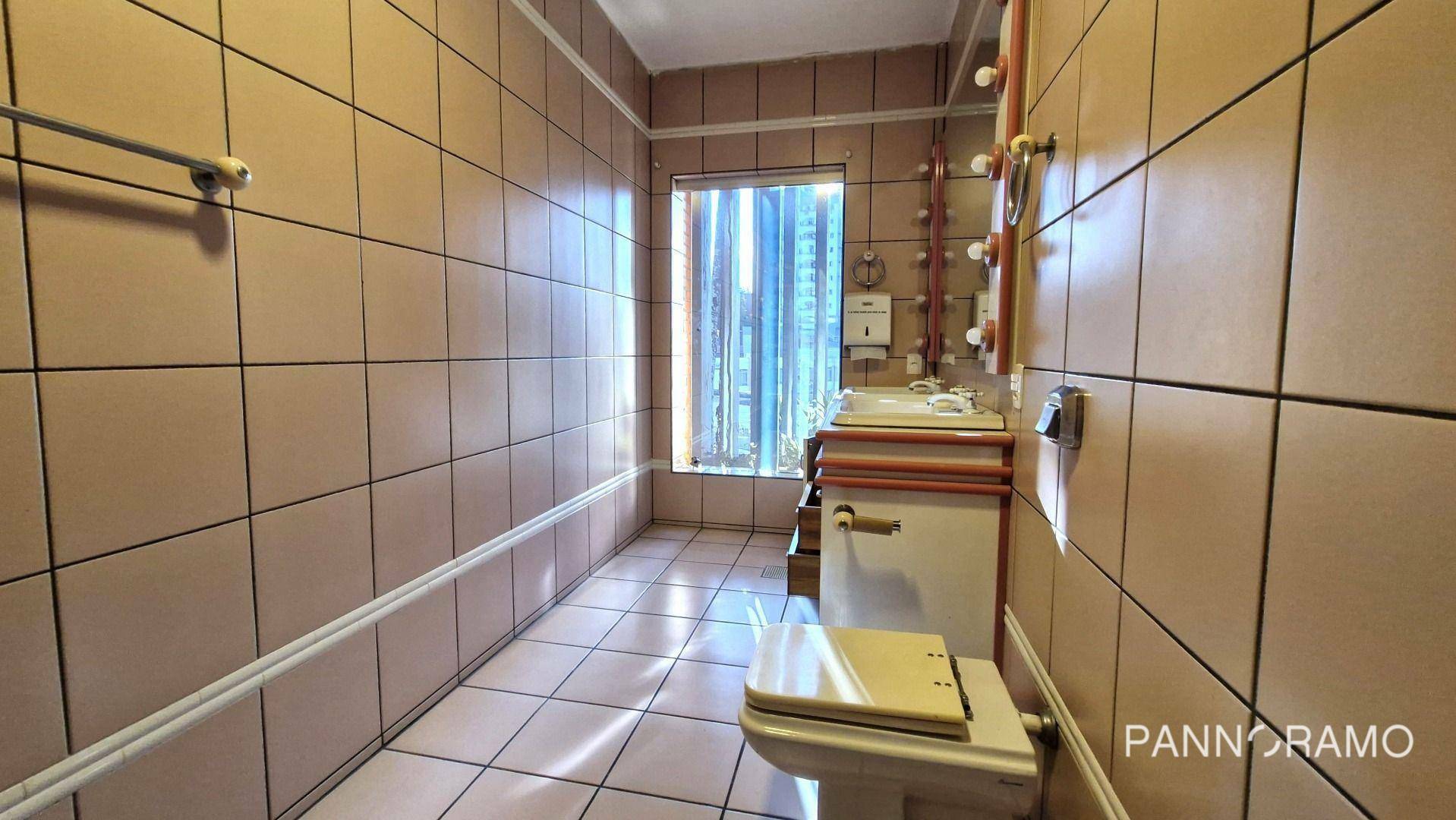 Casa para alugar com 5 quartos, 920m² - Foto 34