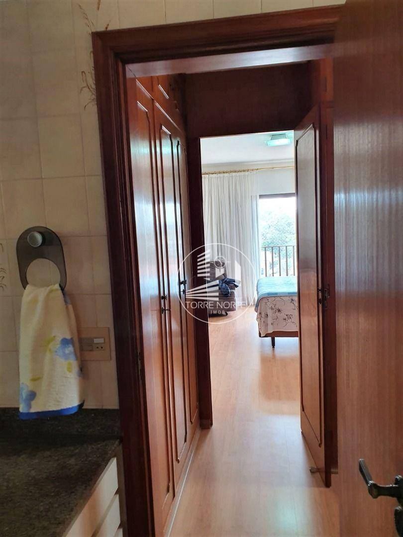 Apartamento à venda com 3 quartos, 240m² - Foto 21