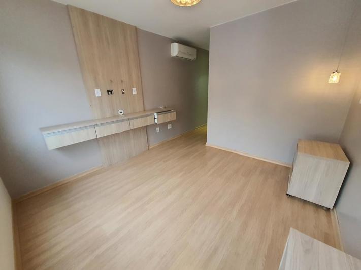 Casa à venda com 4 quartos, 233m² - Foto 14