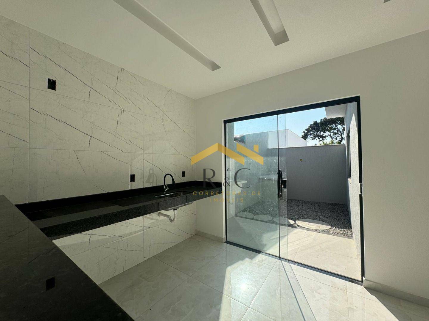 Casa à venda com 2 quartos, 76m² - Foto 9