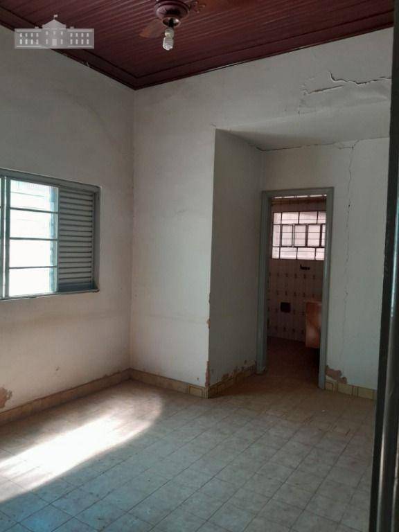 Casa para alugar com 4 quartos, 220m² - Foto 6