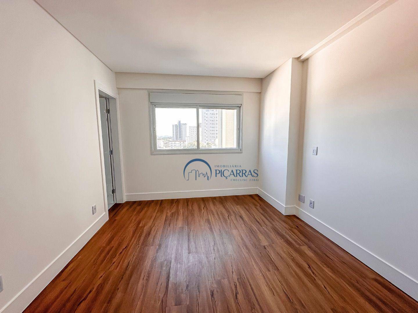 Apartamento à venda com 5 quartos, 284m² - Foto 3