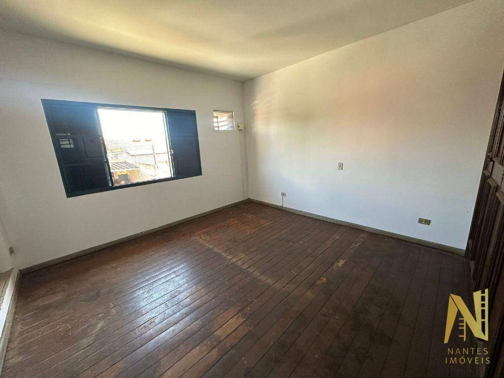 Casa à venda com 3 quartos, 260m² - Foto 12