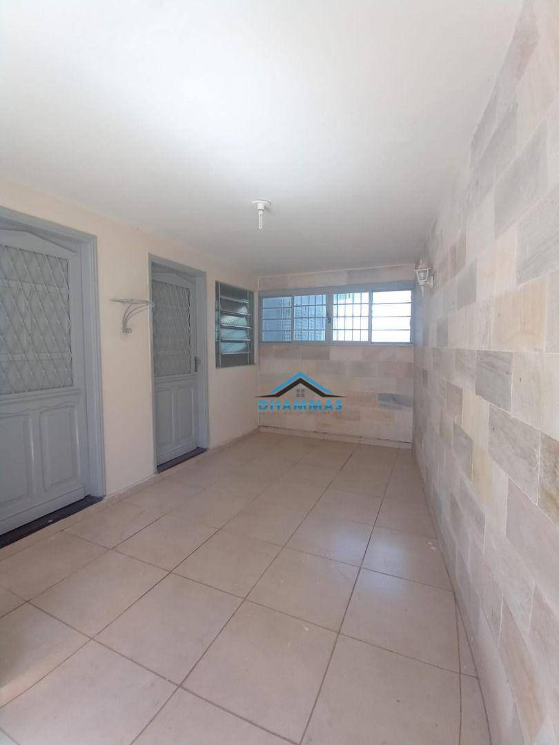 Casa à venda com 3 quartos, 240m² - Foto 1