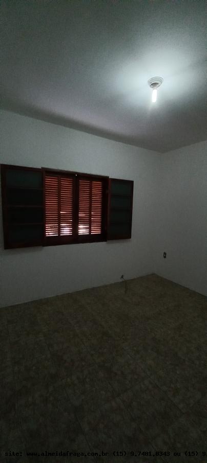 Casa para alugar com 5 quartos, 300m² - Foto 28