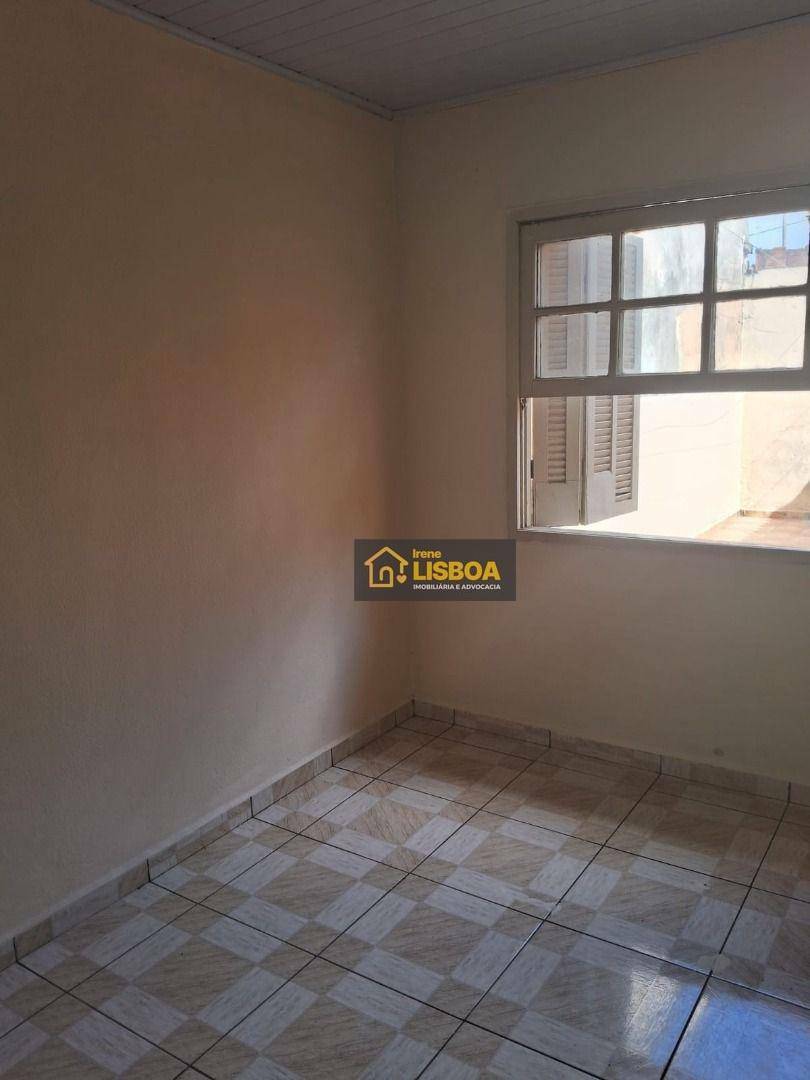 Casa para alugar com 2 quartos, 70m² - Foto 4