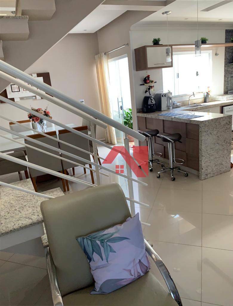 Sobrado à venda com 3 quartos, 290m² - Foto 3