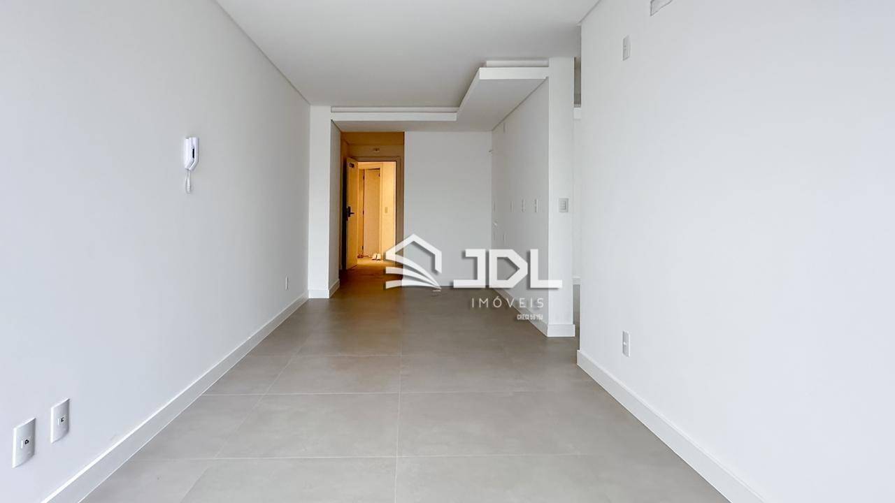 Apartamento à venda com 2 quartos, 121m² - Foto 2