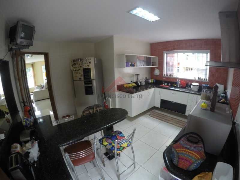 Casa à venda com 4 quartos, 160m² - Foto 20