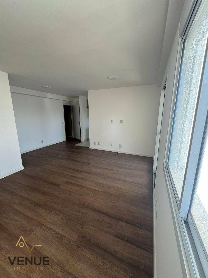 Apartamento à venda com 2 quartos, 68m² - Foto 18