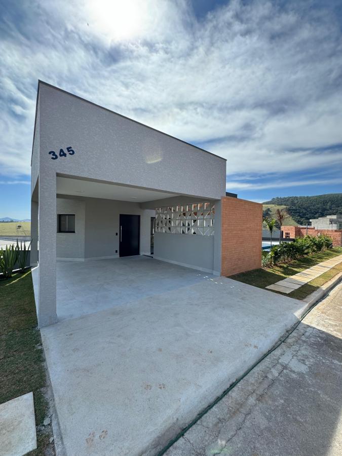 Casa de Condomínio à venda com 3 quartos, 250m² - Foto 1