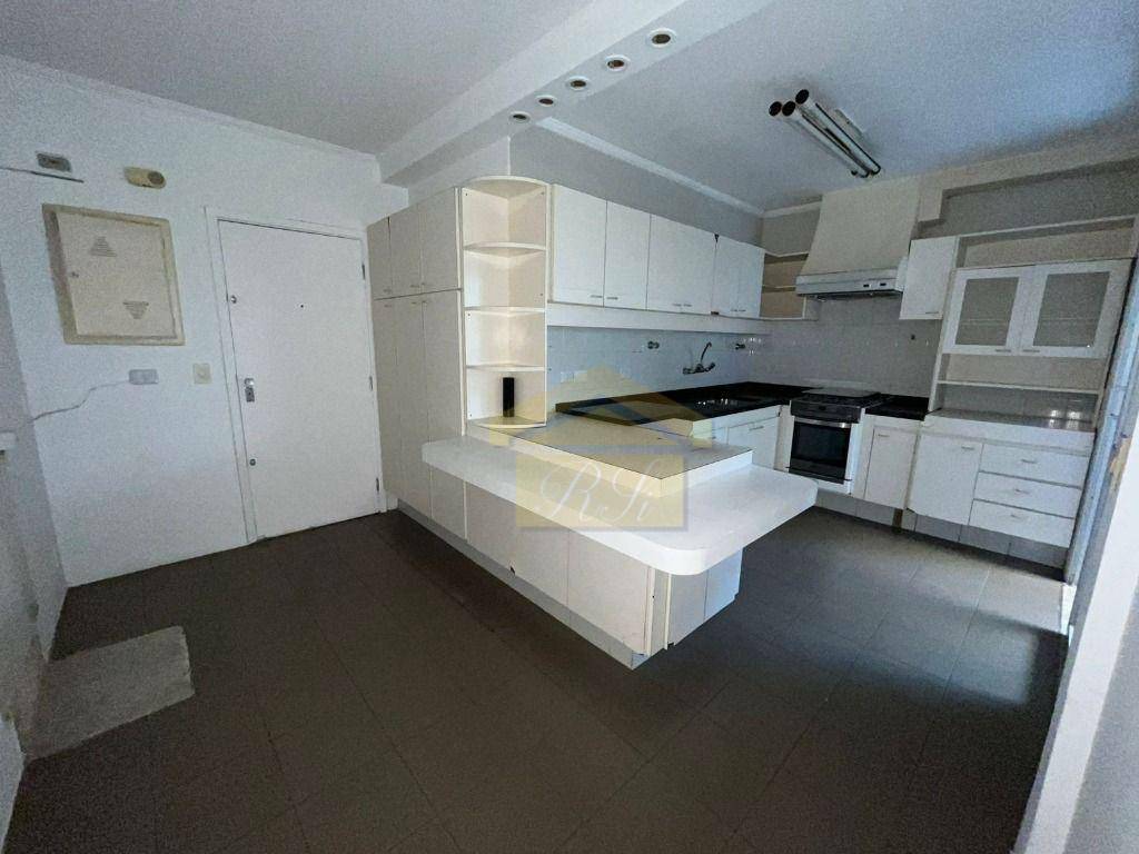 Apartamento à venda com 3 quartos, 130m² - Foto 4