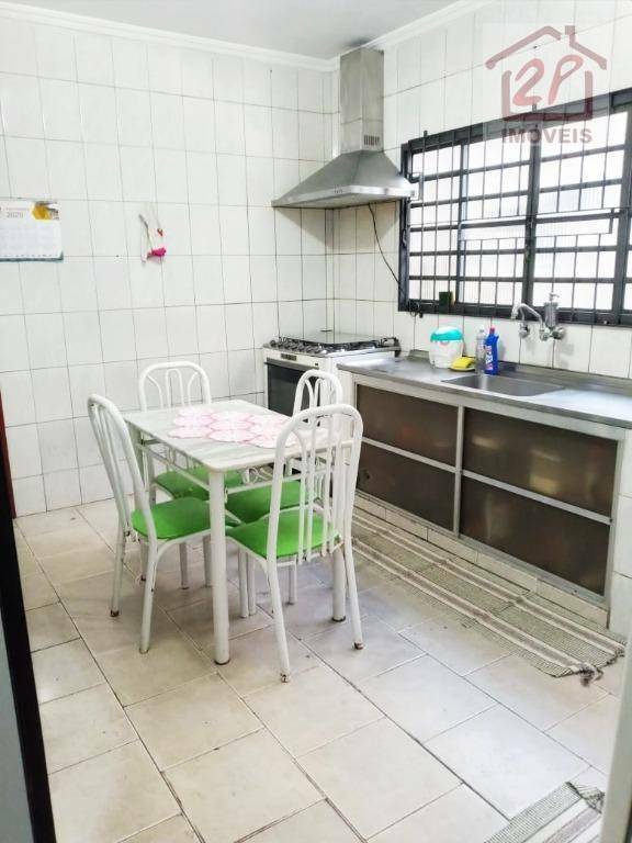 Casa à venda com 4 quartos, 131m² - Foto 4