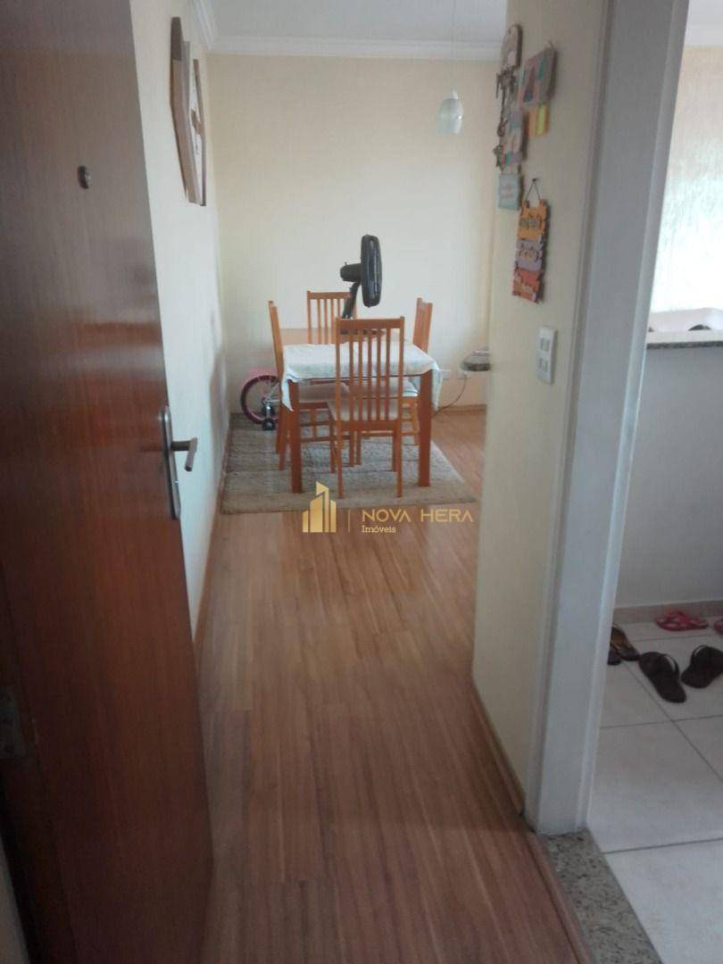 Apartamento à venda com 2 quartos, 61m² - Foto 2