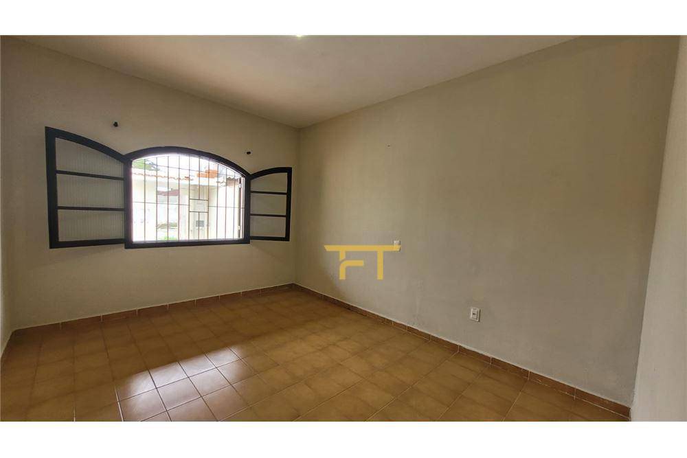 Casa à venda com 4 quartos, 300M2 - Foto 7