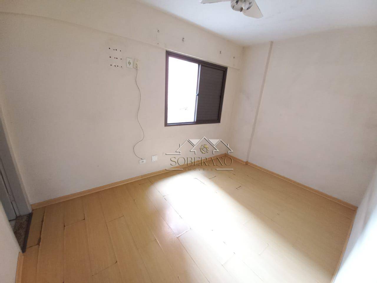 Apartamento à venda com 2 quartos, 64m² - Foto 13