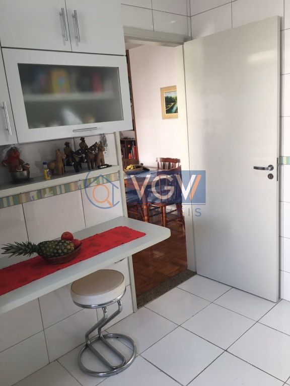 Apartamento à venda com 2 quartos, 62m² - Foto 4