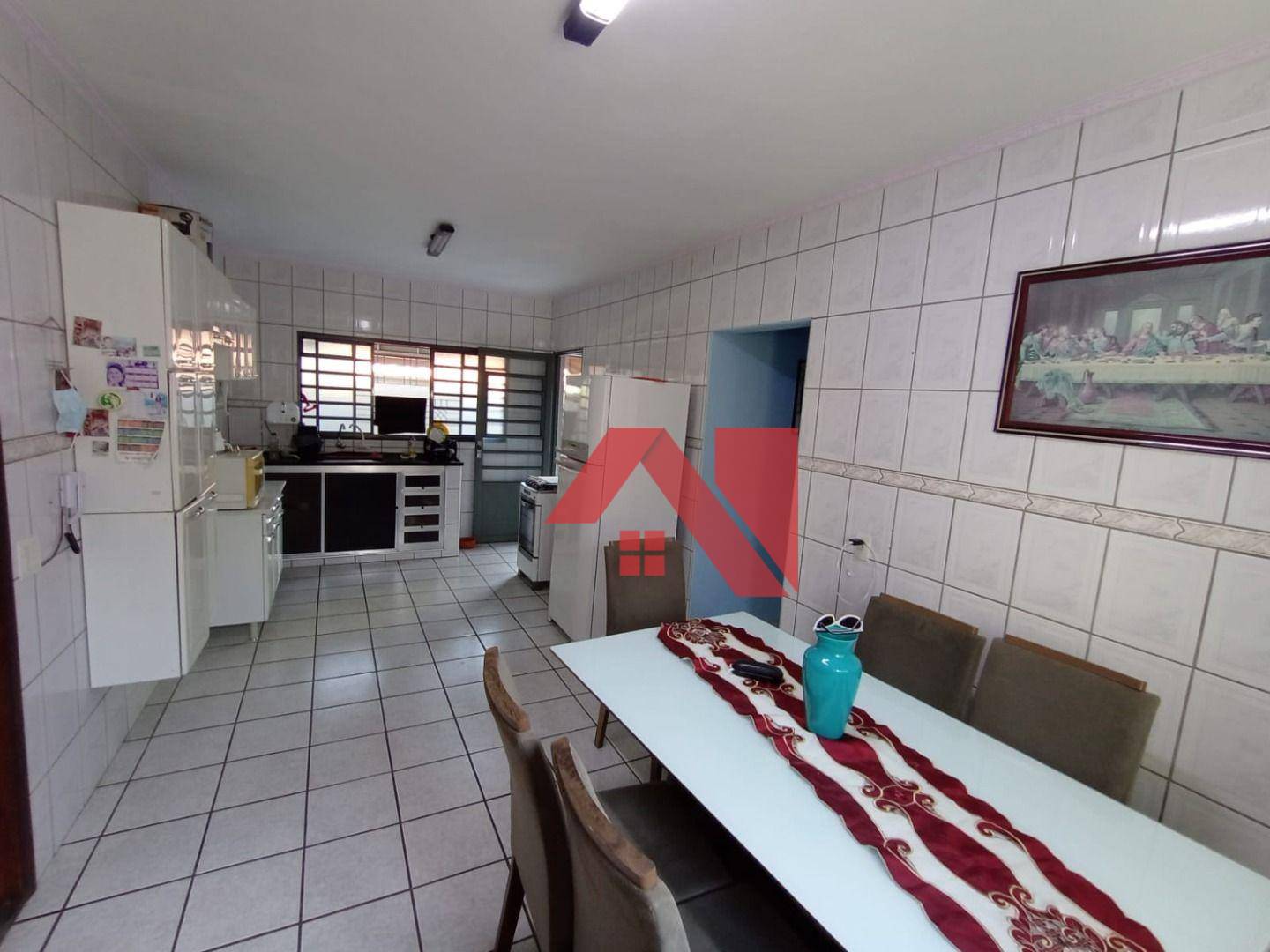 Casa à venda com 4 quartos, 166m² - Foto 4