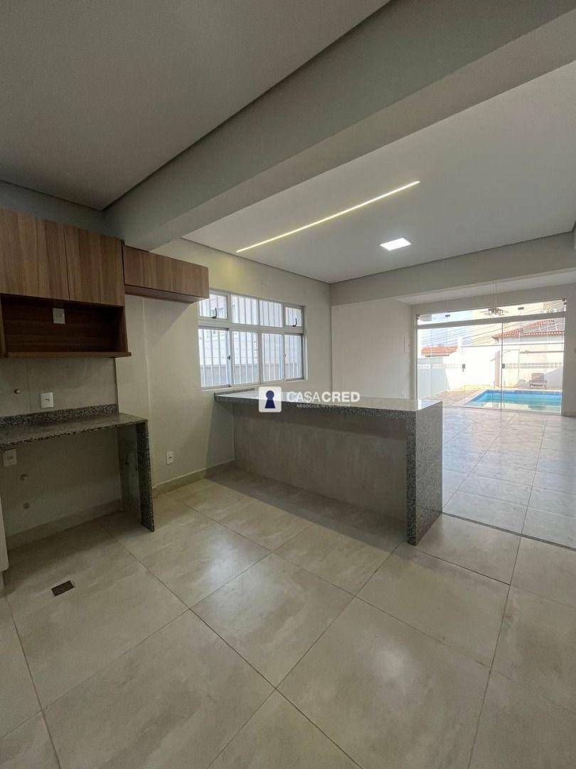 Casa à venda com 3 quartos, 235m² - Foto 13