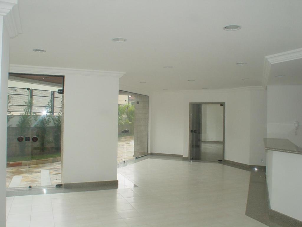 Apartamento à venda com 3 quartos, 136m² - Foto 2