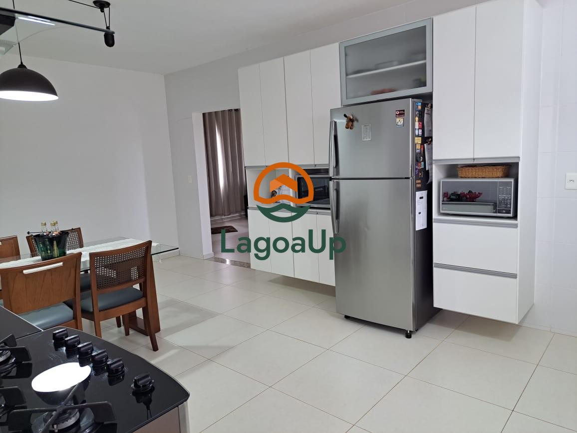 Casa à venda com 4 quartos, 159m² - Foto 4