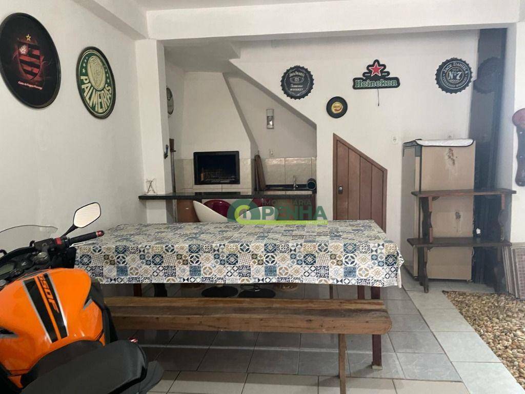 Casa à venda com 5 quartos, 180m² - Foto 3