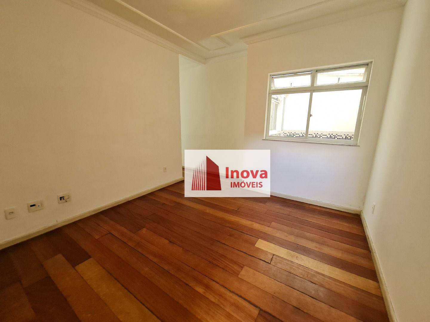 Apartamento à venda com 2 quartos, 70m² - Foto 4